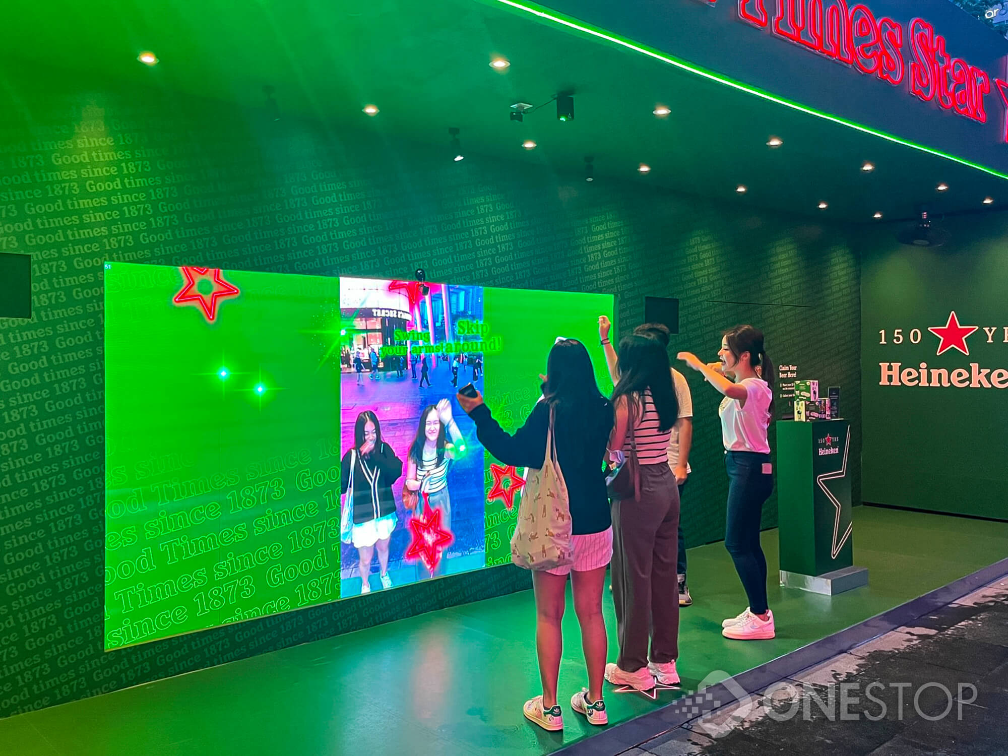 Large Format LED — Chinatown Point